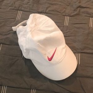 Kid Nike hat size 4